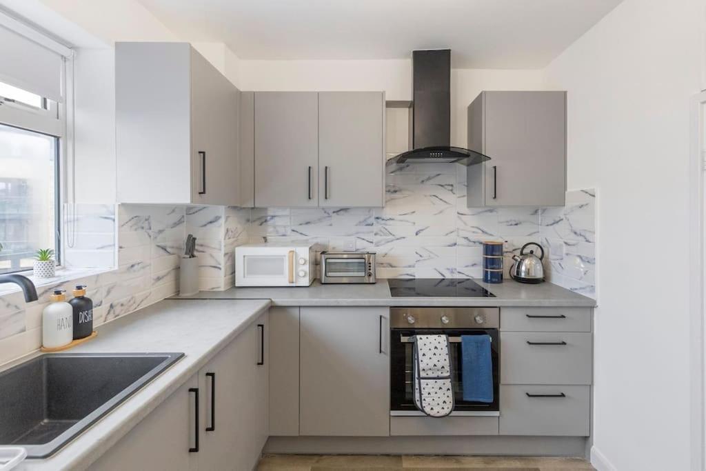 Shard View 2Br Next Tower Bridge Apartment Лондон Екстериор снимка
