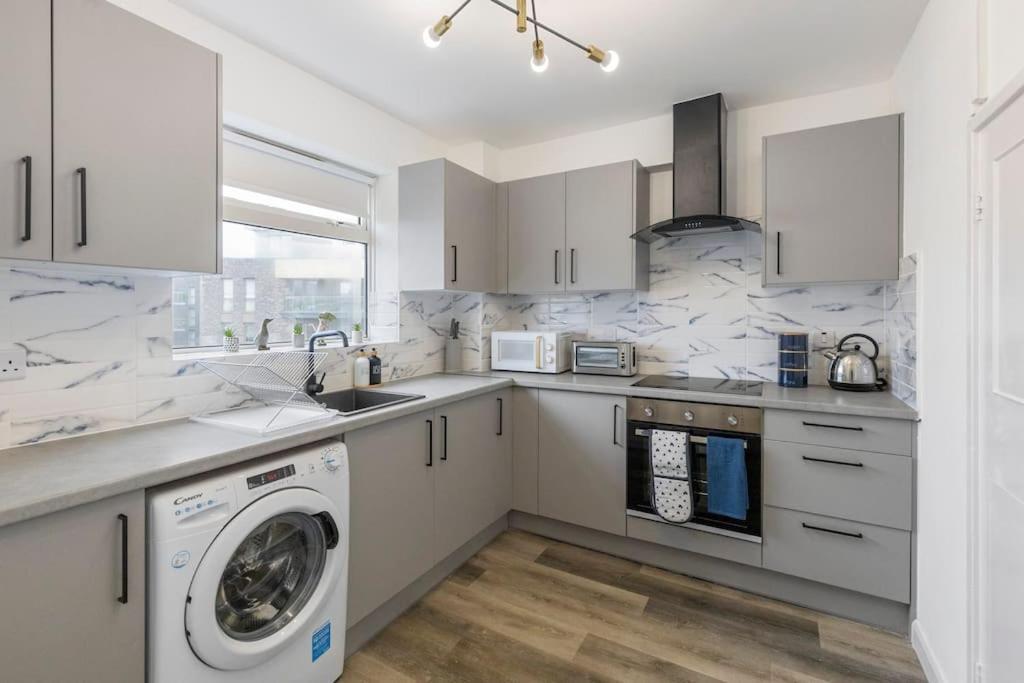 Shard View 2Br Next Tower Bridge Apartment Лондон Екстериор снимка