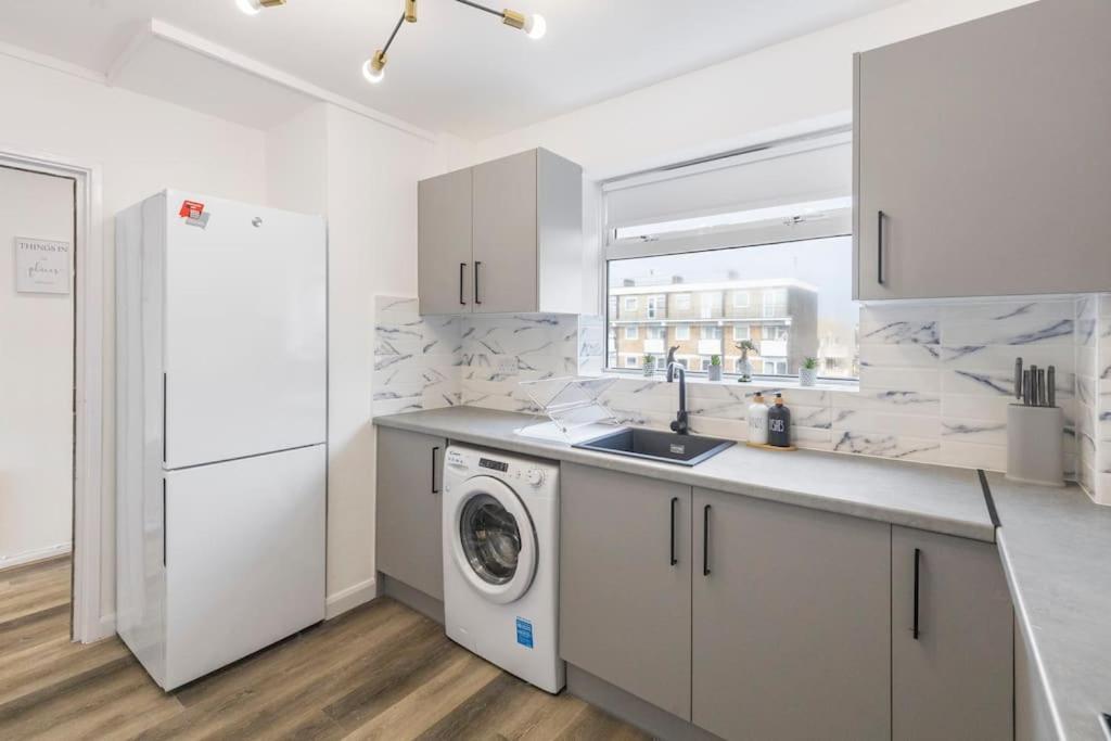 Shard View 2Br Next Tower Bridge Apartment Лондон Екстериор снимка